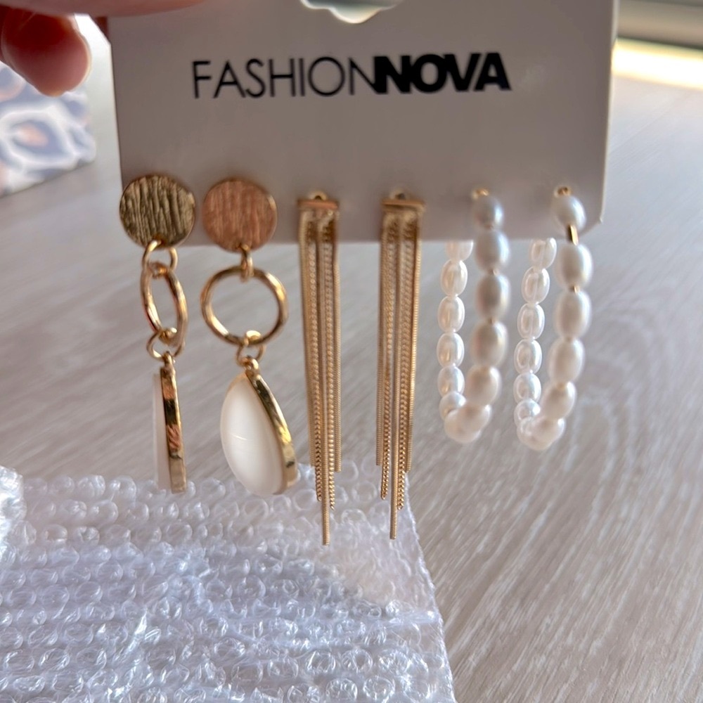 I’ve Got A Crush 3 pair Earring Set NEW 🏷️ - Picture 4 of 5